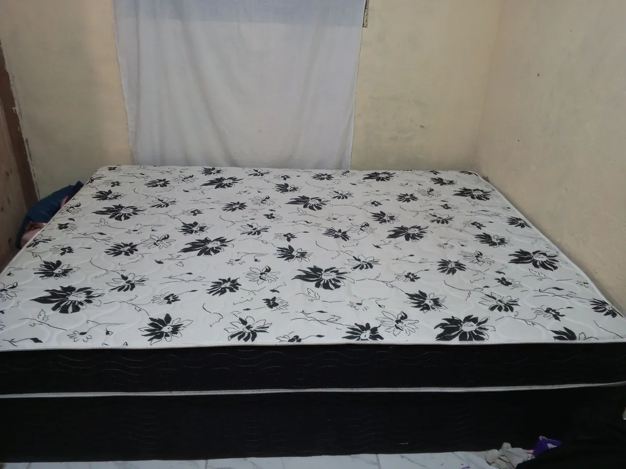 Cama de casal box conjugada