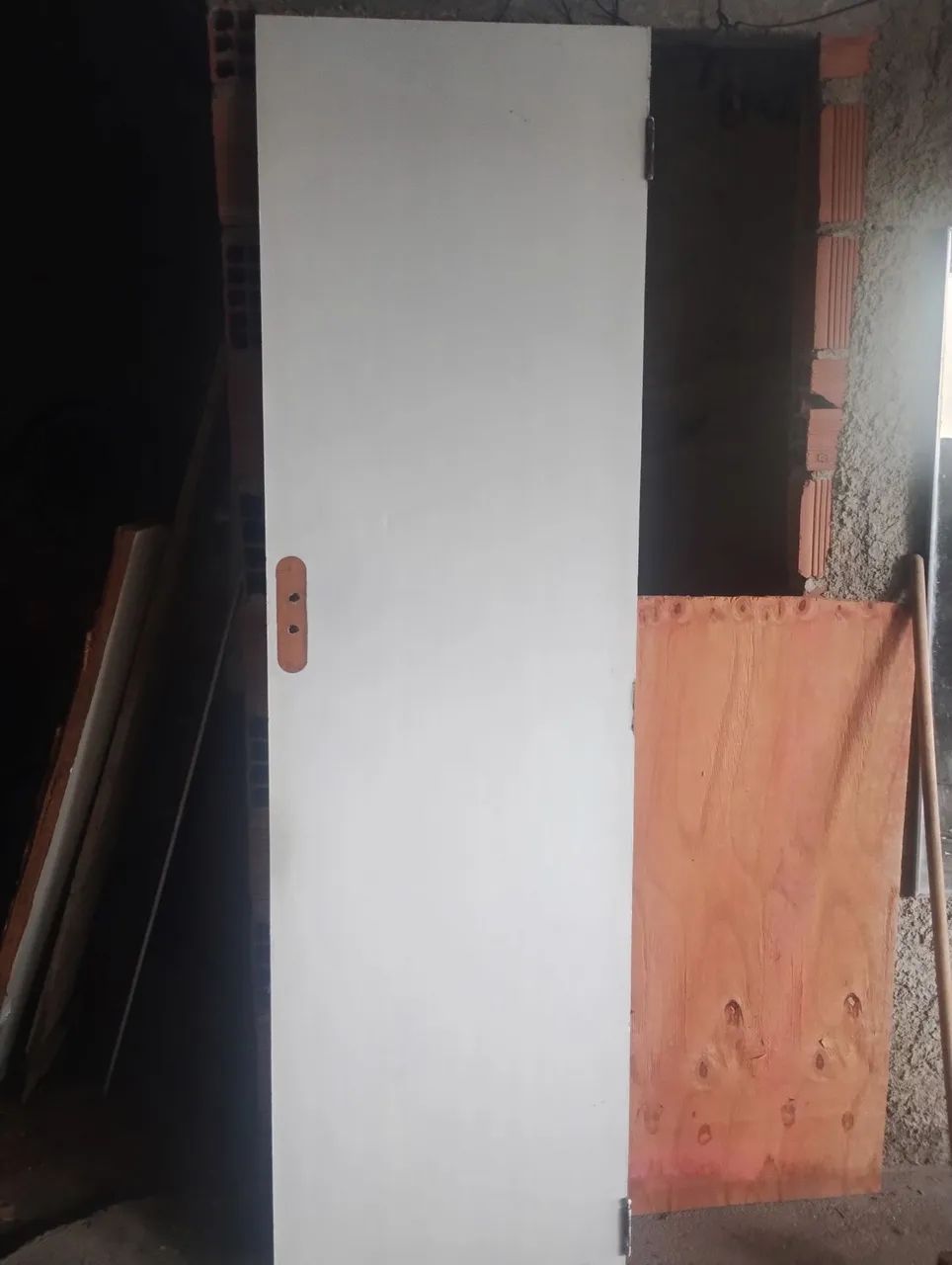 Porta de madeira banheiro 59 cm - Foto 3