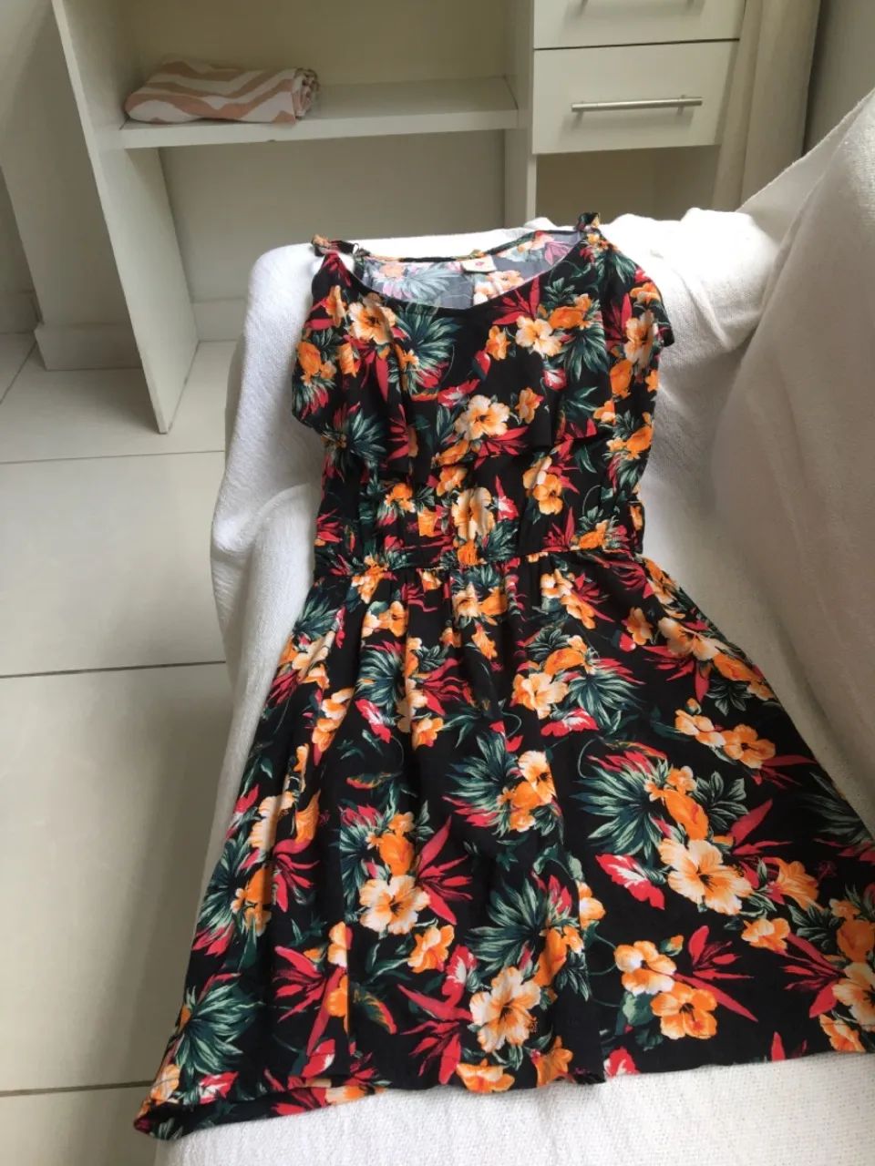 Blusas e vestidos  - Foto 2