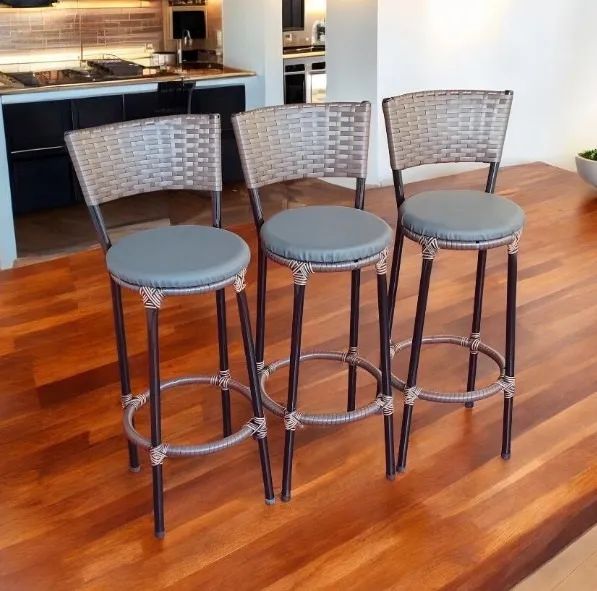 BANQUETAS NOVAS PARA COZINHA AMERICANA