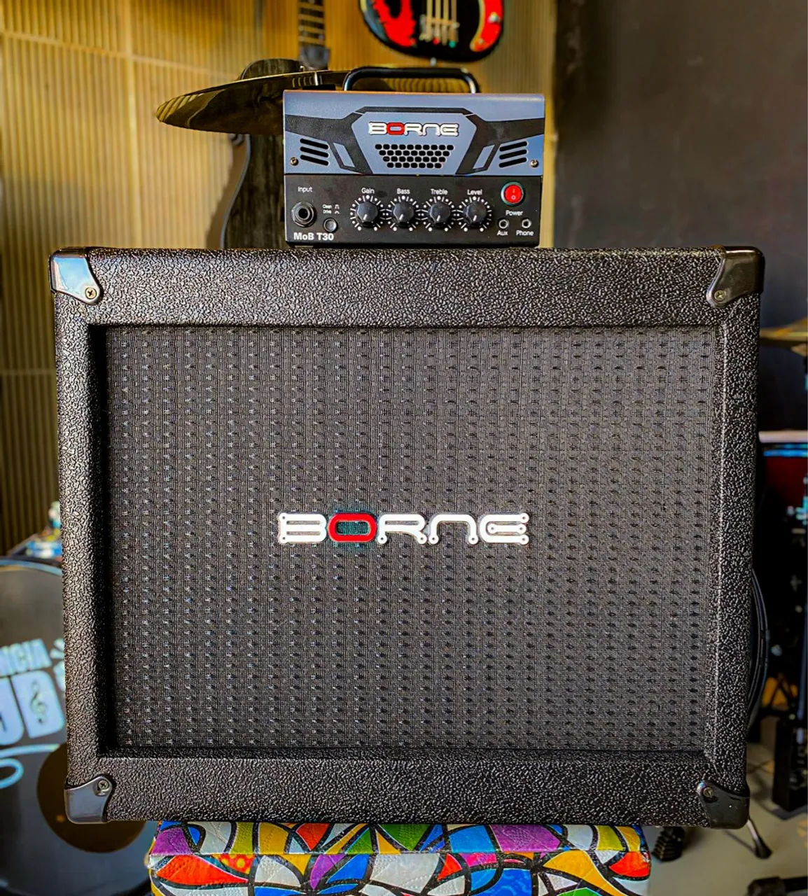 Amplificador MOB T30 + Caixa 1x10?