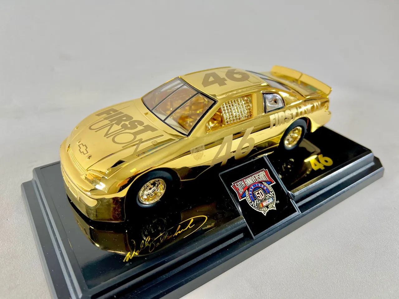 希少！金メッキ！ナスカー　ミニカー　M&M 1/24スケール　24Kゴールド 希少！金メッキ！ナスカー ミニカー M&M 1/24スケール 24Kゴールド