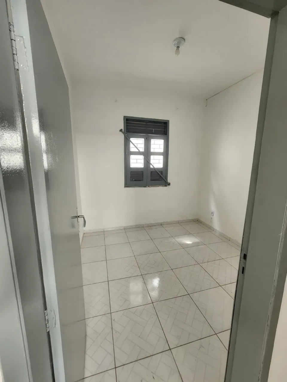Alugo casa para comércio, ótima localização..