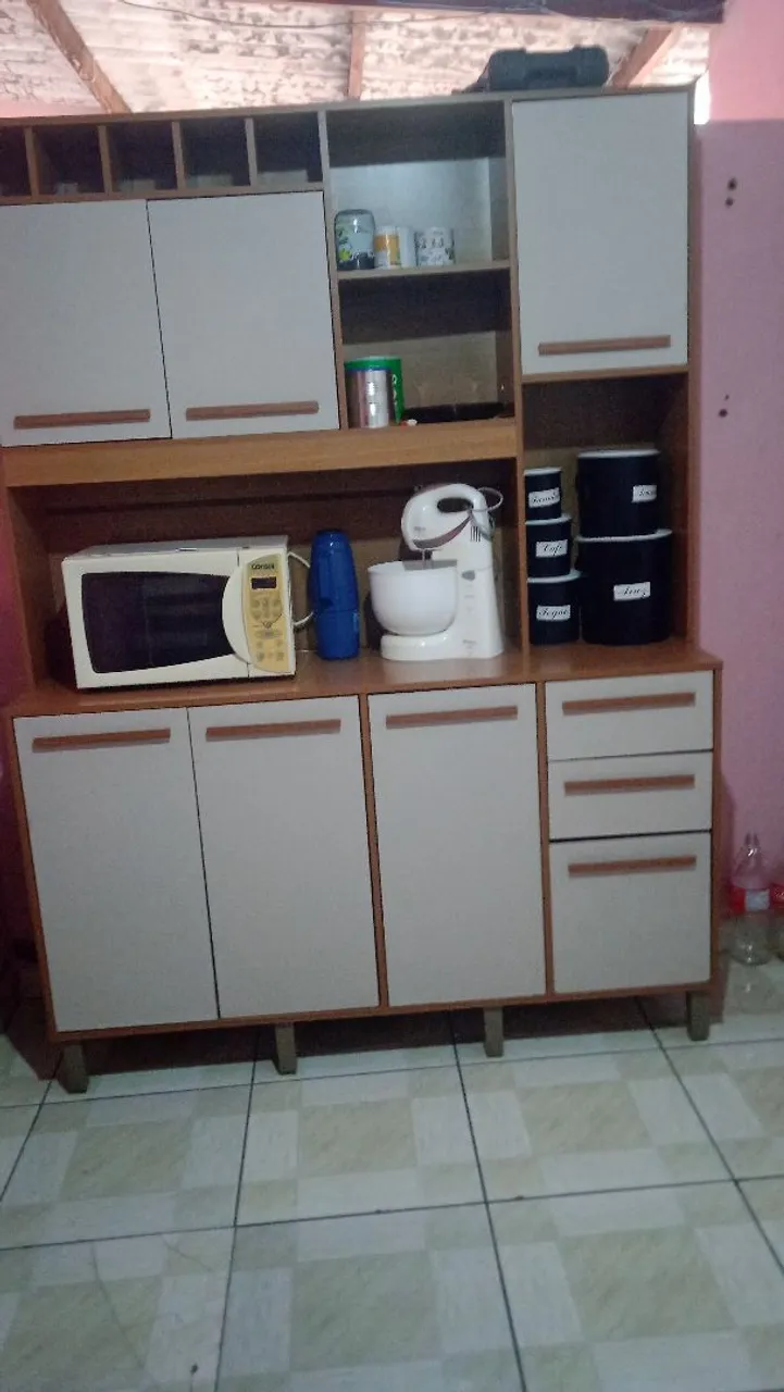 Vendo urgente não faço menos troco guarda roupa numa beliche