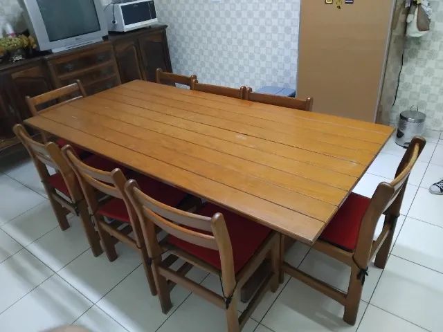 Mesa madeira com 8 cadeiras