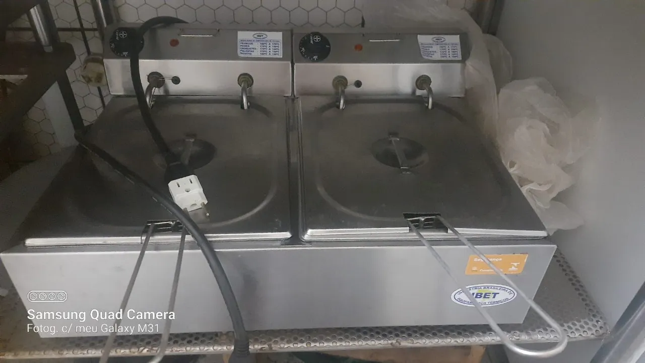 Fritadeira Industrial Dupla 2,5l cada Cuba