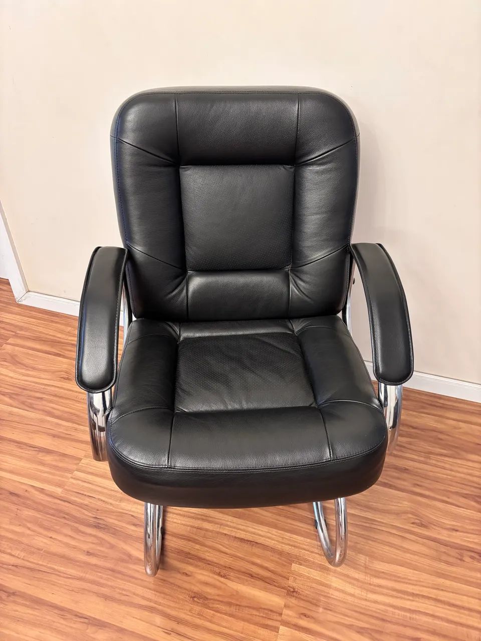 Poltronas couro legítimo 64662180845826121