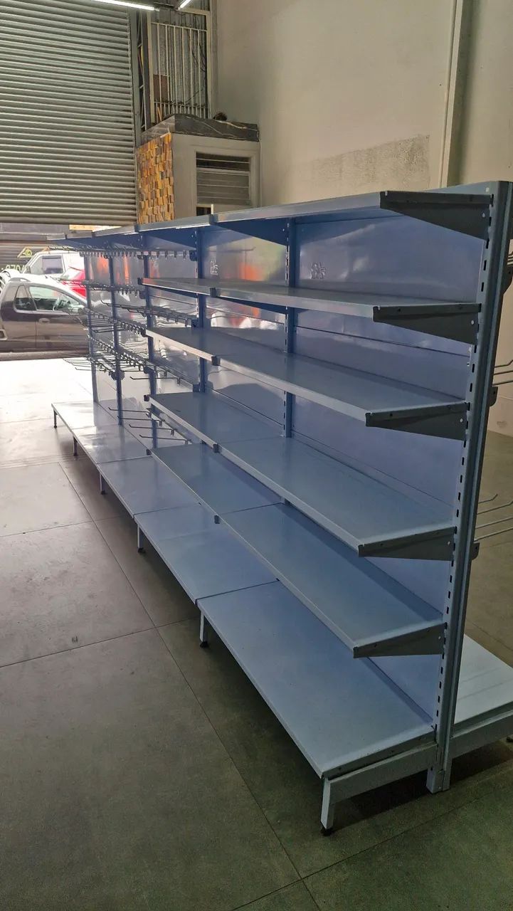 Gôndolas para lojas em geral - módulos de centro
