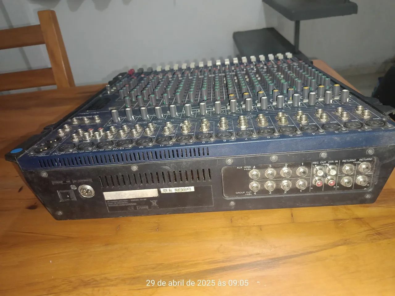 Mesa de Som Yamaha MG 206C 20 canais 