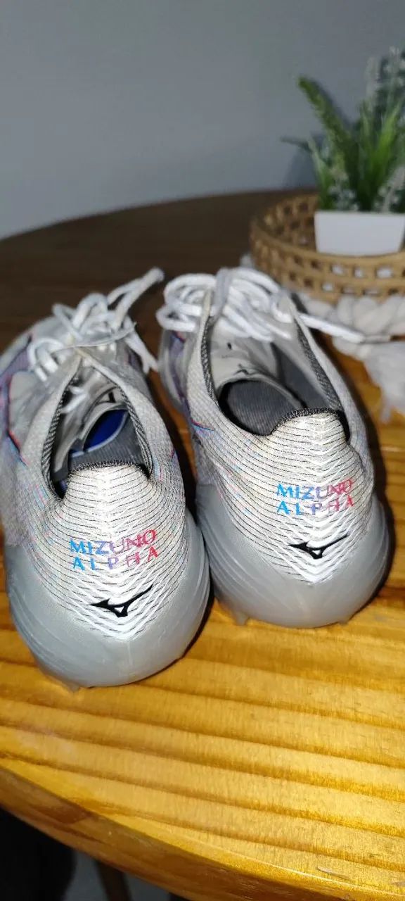 Chuteira de Campo Mizuno Alpha medin Japan N40 essa versão não é