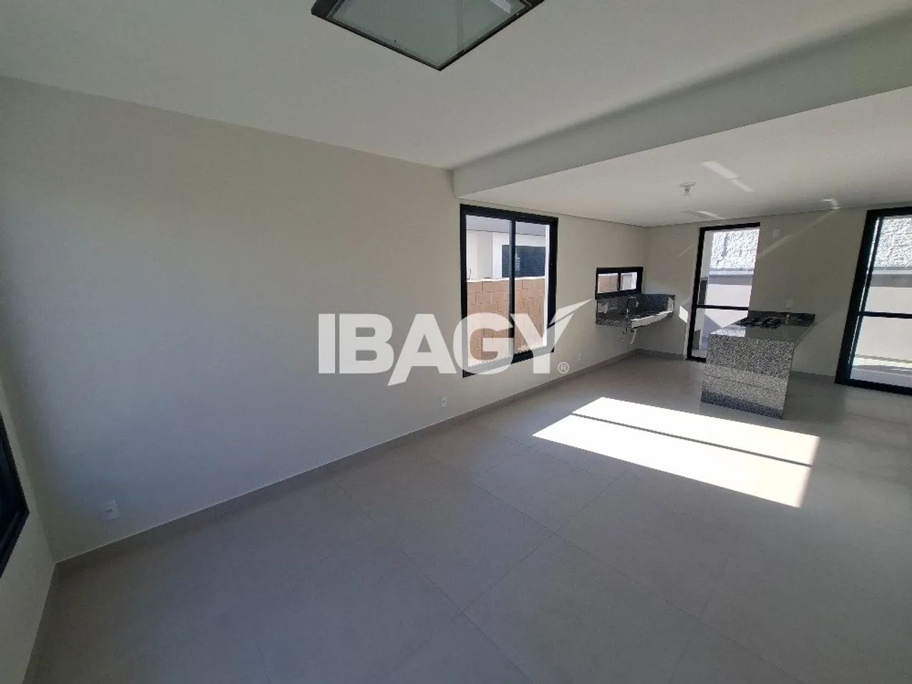Excelente Casa 3 dormitório(s) em Carianos - Florianópolis - Foto 2