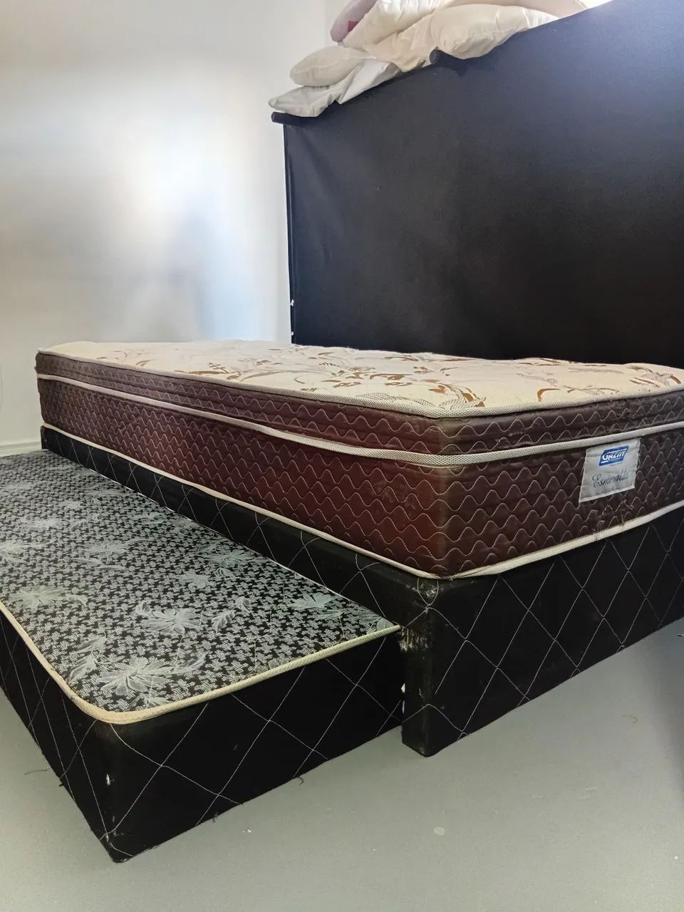 Vendo cama de solteiro  - Foto 3