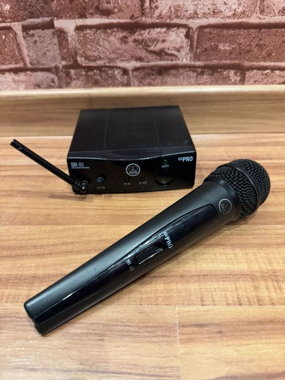 Microfone Sem Fio AKG WMS40 Mini Vocal Set Profissional