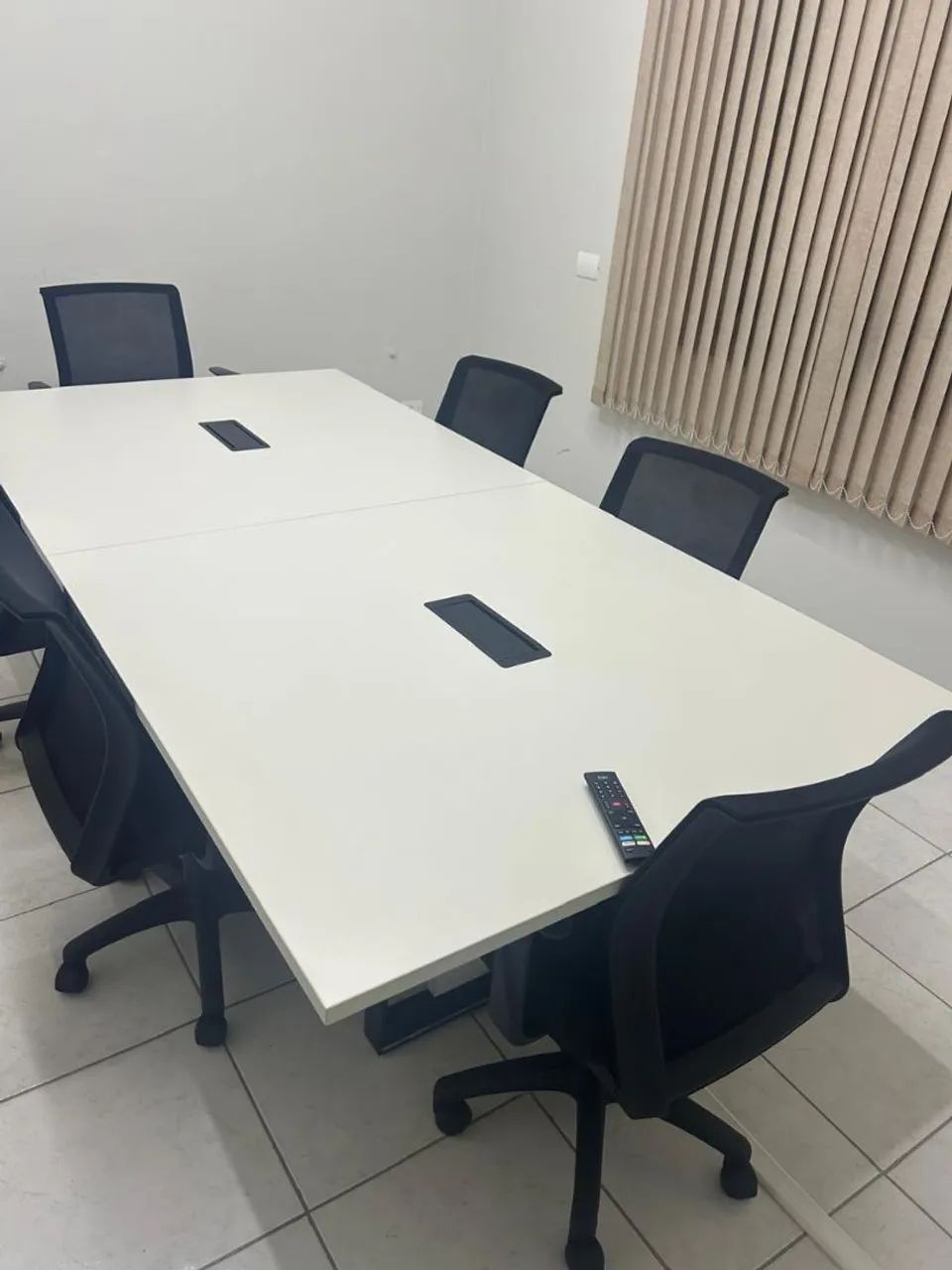 Mesa de Reunião 