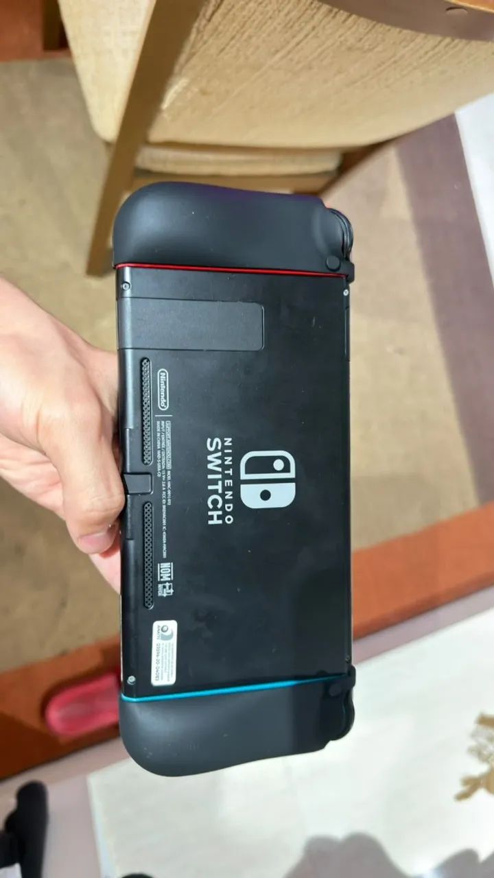 Nintendo Switch V2 + Super Mario Odyssey + 512GB  - Foto 2