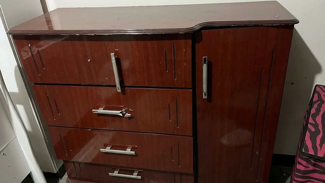 Vendo cômoda 