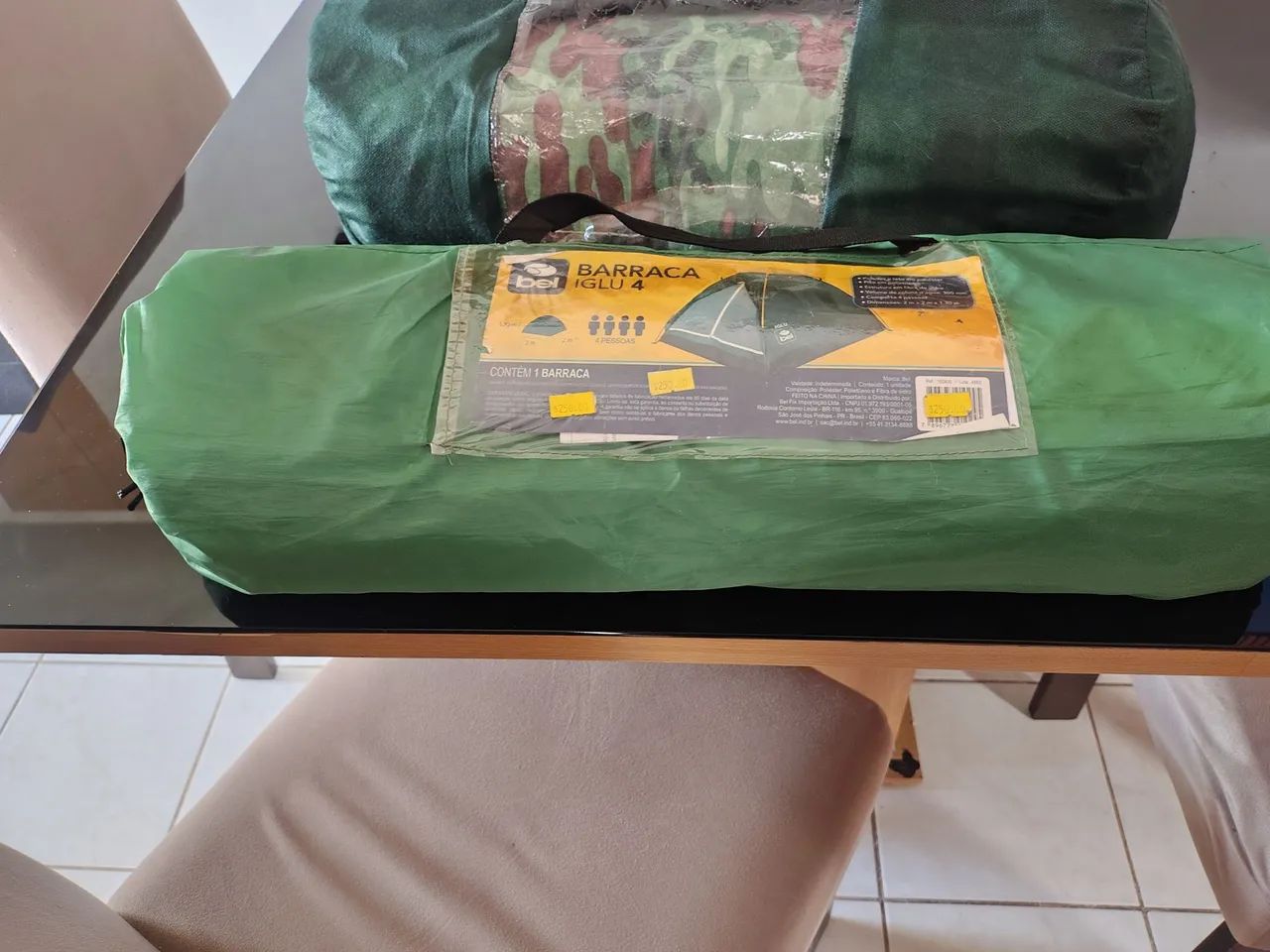 Vendo barraca camping para 4 pessoas.