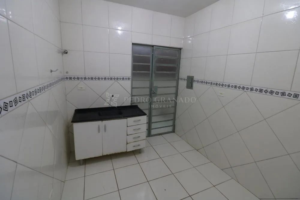 Apartamento 02 Dormitórios - Zona 07 ao lado da UEM - Foto 3