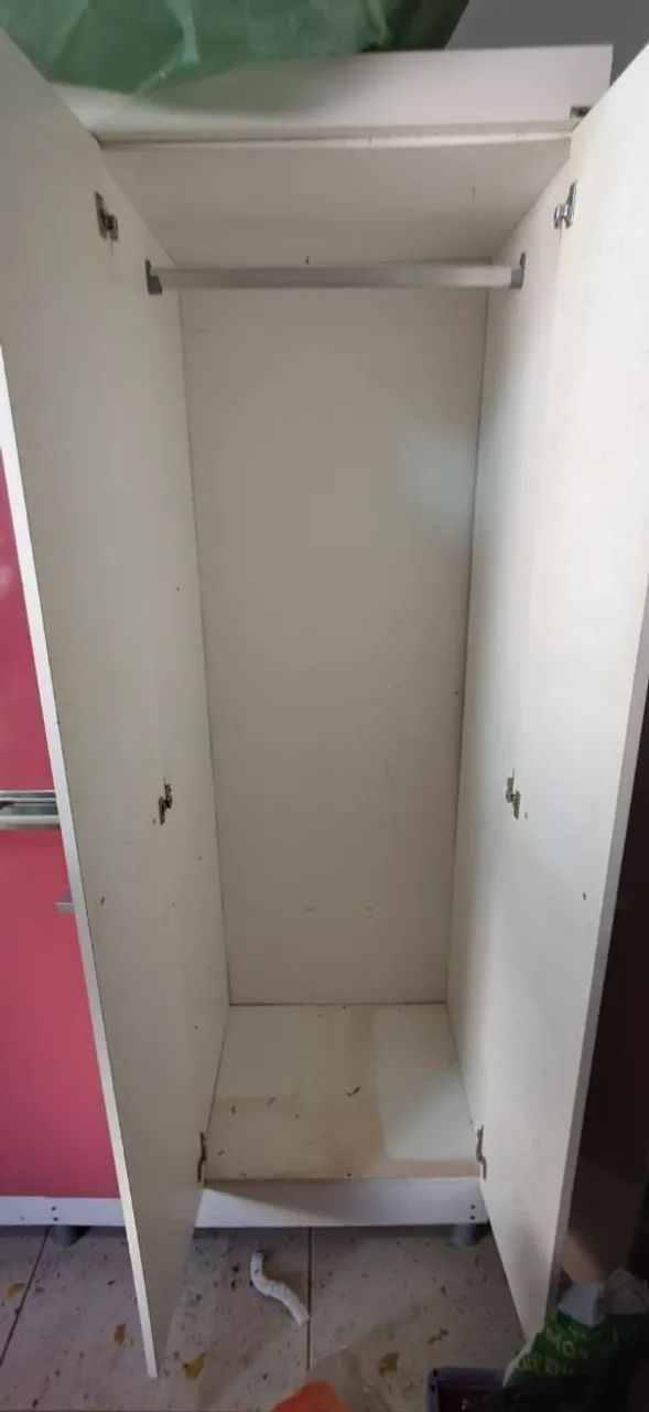 Guarda roupa 6 portas rosa - Foto 3