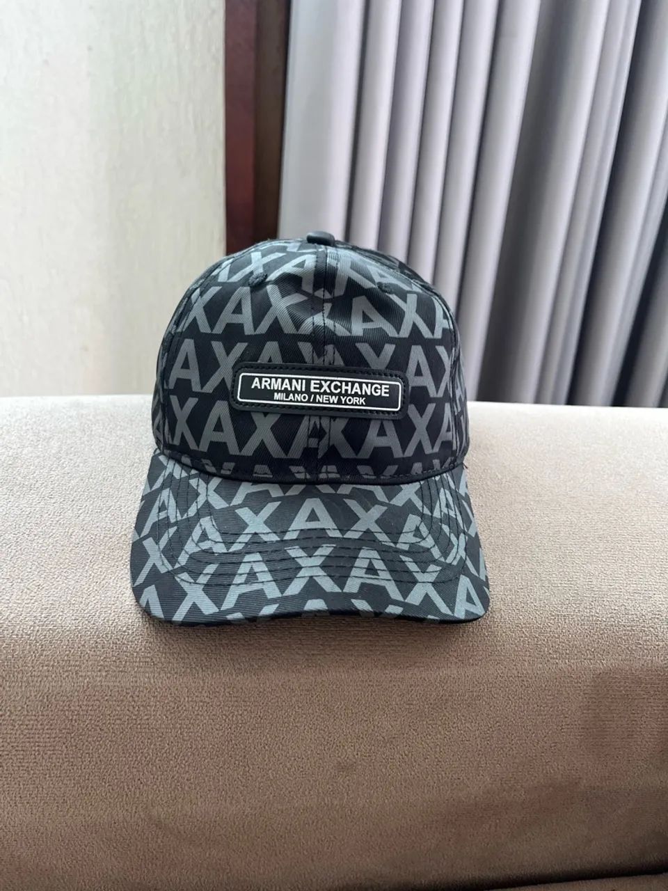 Boné Armani Exchange Preto 