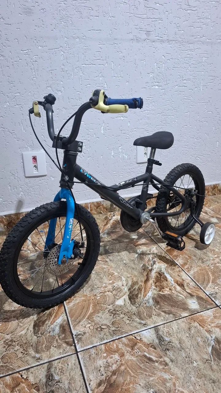 Bicicleta Aro 16 freio a disco e rodinhas 