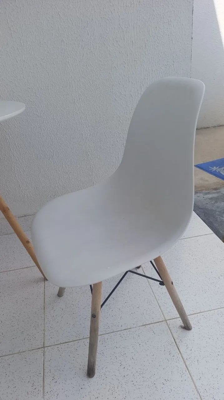 Mesa e 1 cadeira + 1 cadeira de brinde. - Foto 4