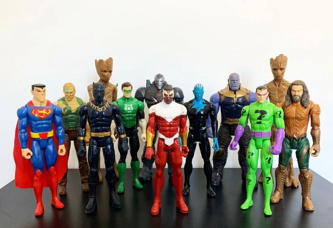 マーベルDC フィギュア１４体まとめ売り Lote com bonecos grandes (aprox. 30 cm) das linhas da Marvel e DC