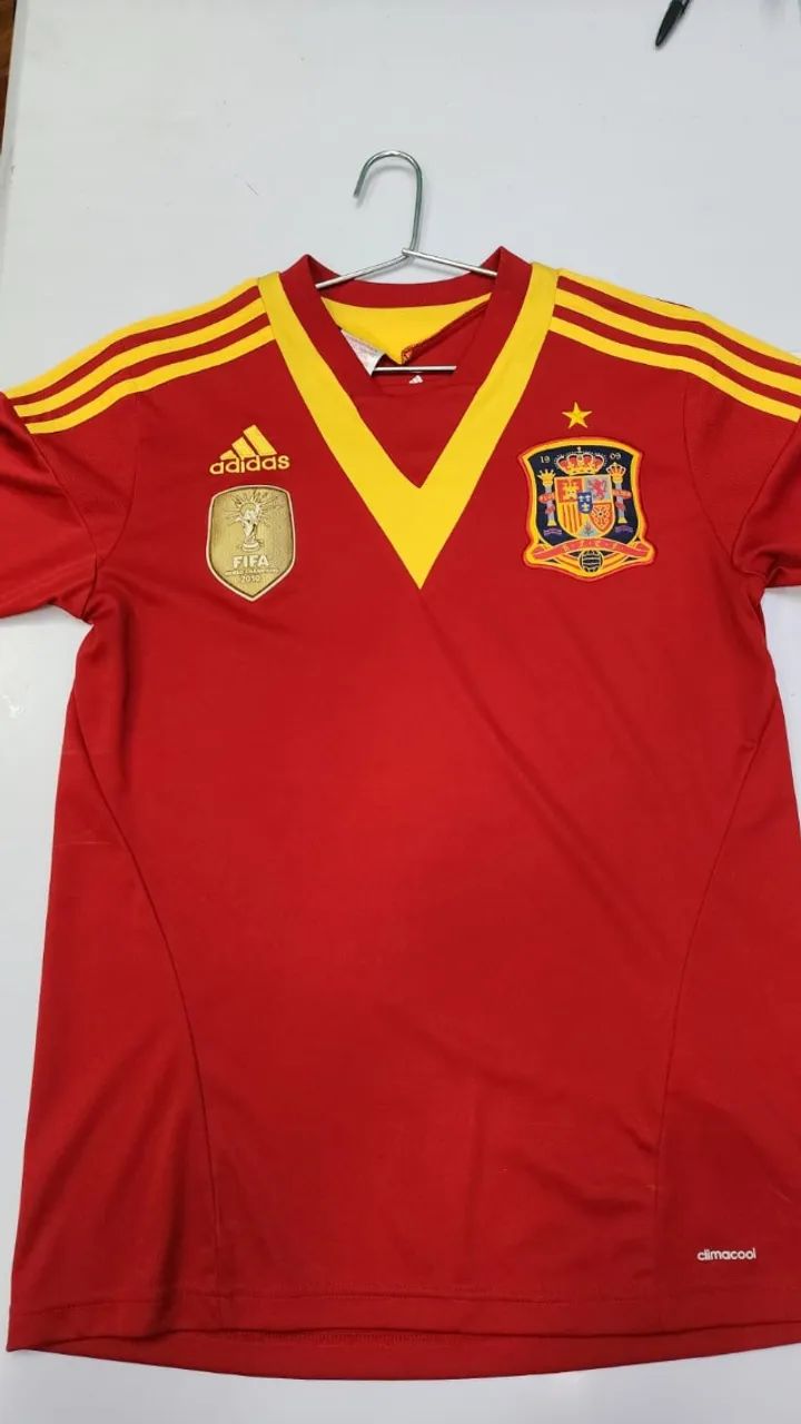 Camisa Espanha 2013 com Patch Copa 2010
