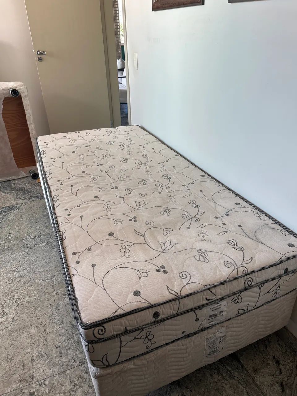 Cama box de solteiro com colchão - Foto 2
