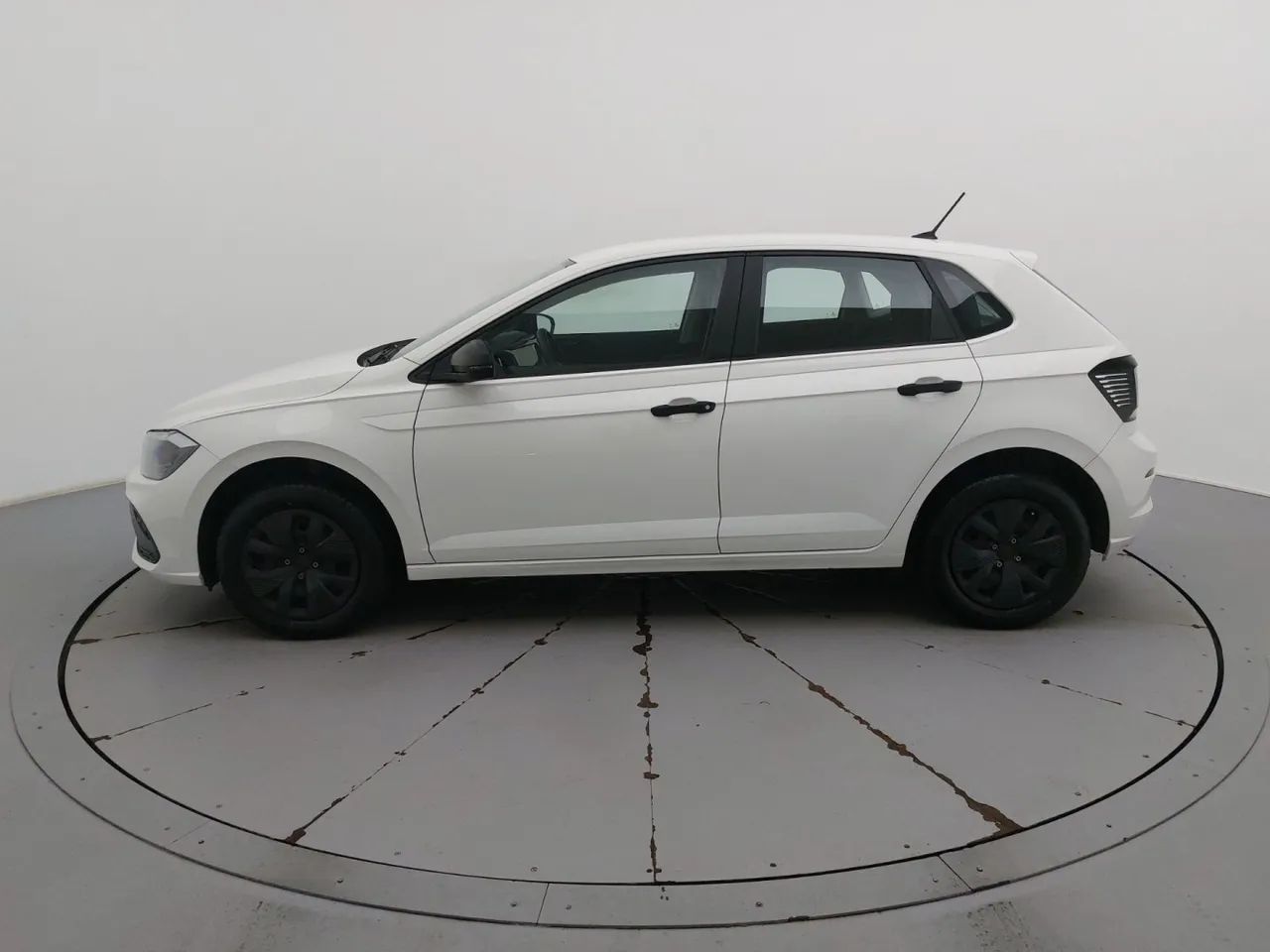 Volkswagen Polo Track 1.0 Flex 12V 5p, foto 2 de 18