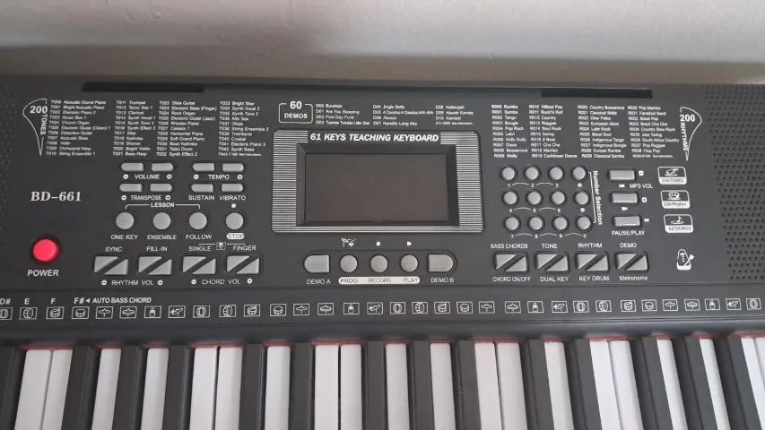 Teclado Profissional - 61 Teclas - Foto 2