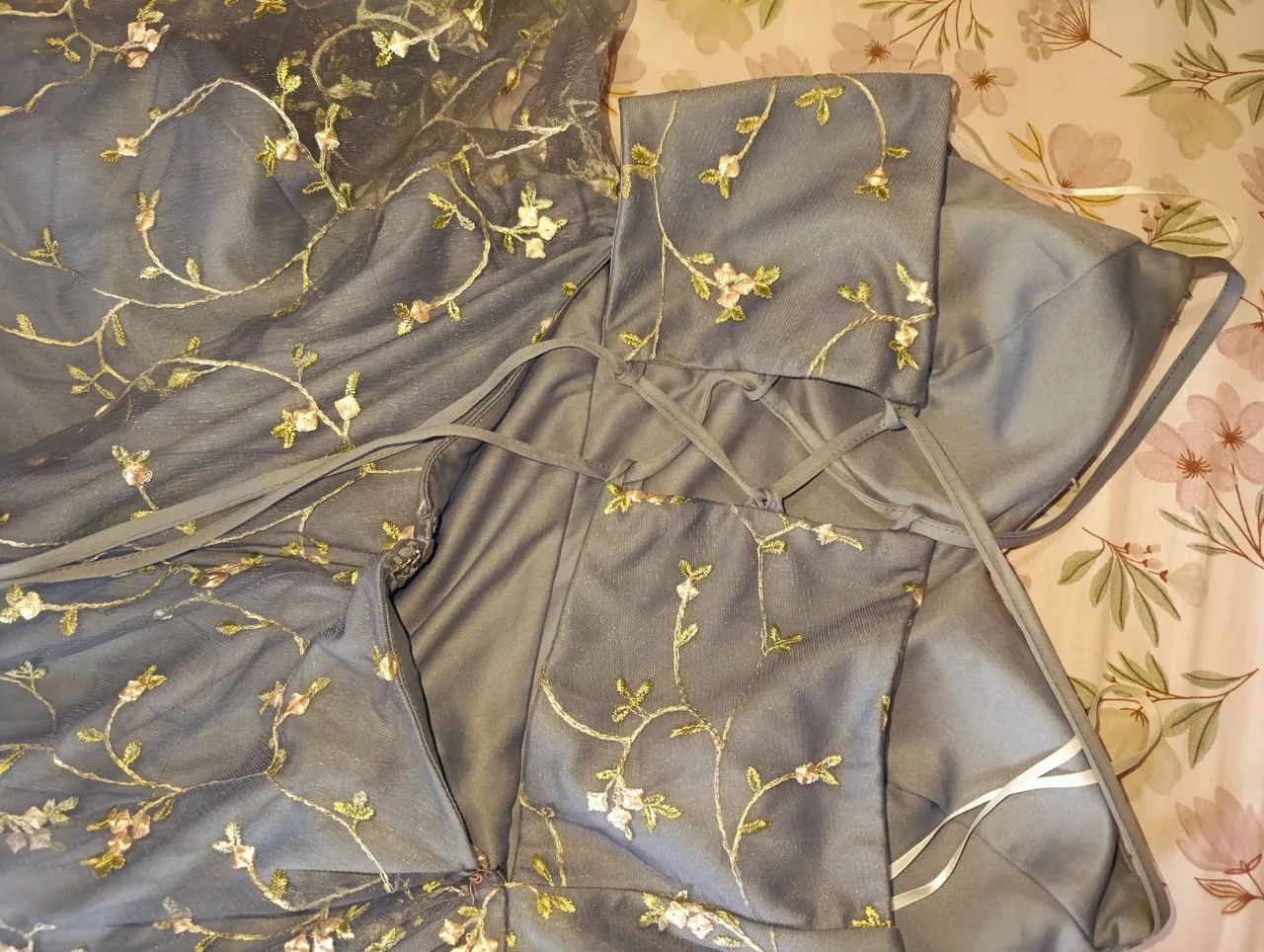 Vestido de Festa Azul Bordado - Tamanho XL forma pequena- Ajustável e Elegante - Foto 2