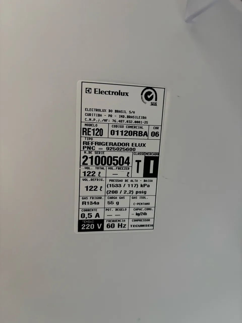 Frigobar Electrolux modelo RE120 branco 220v - Foto 3