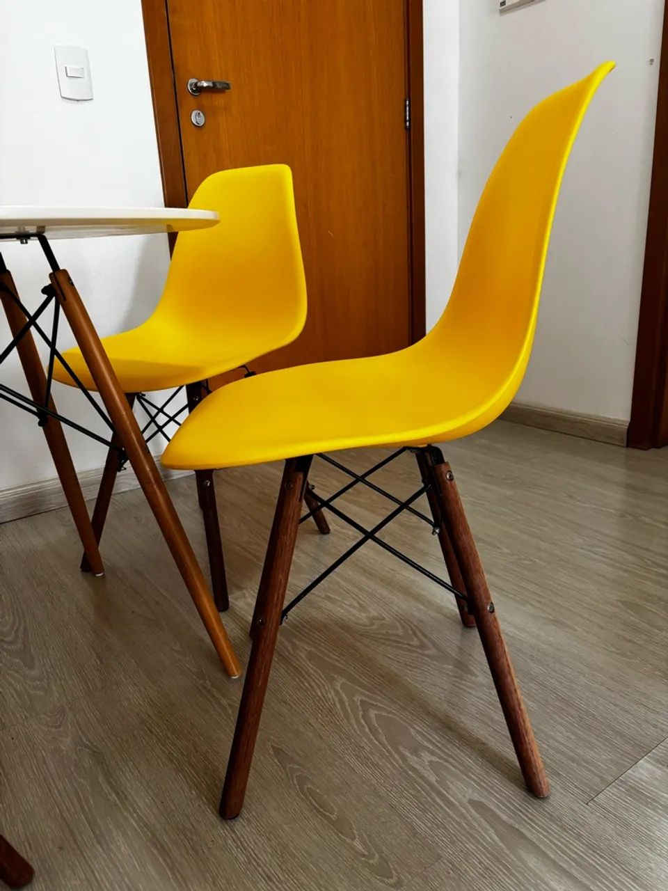Mesa com quatro cadeiras  - Foto 5