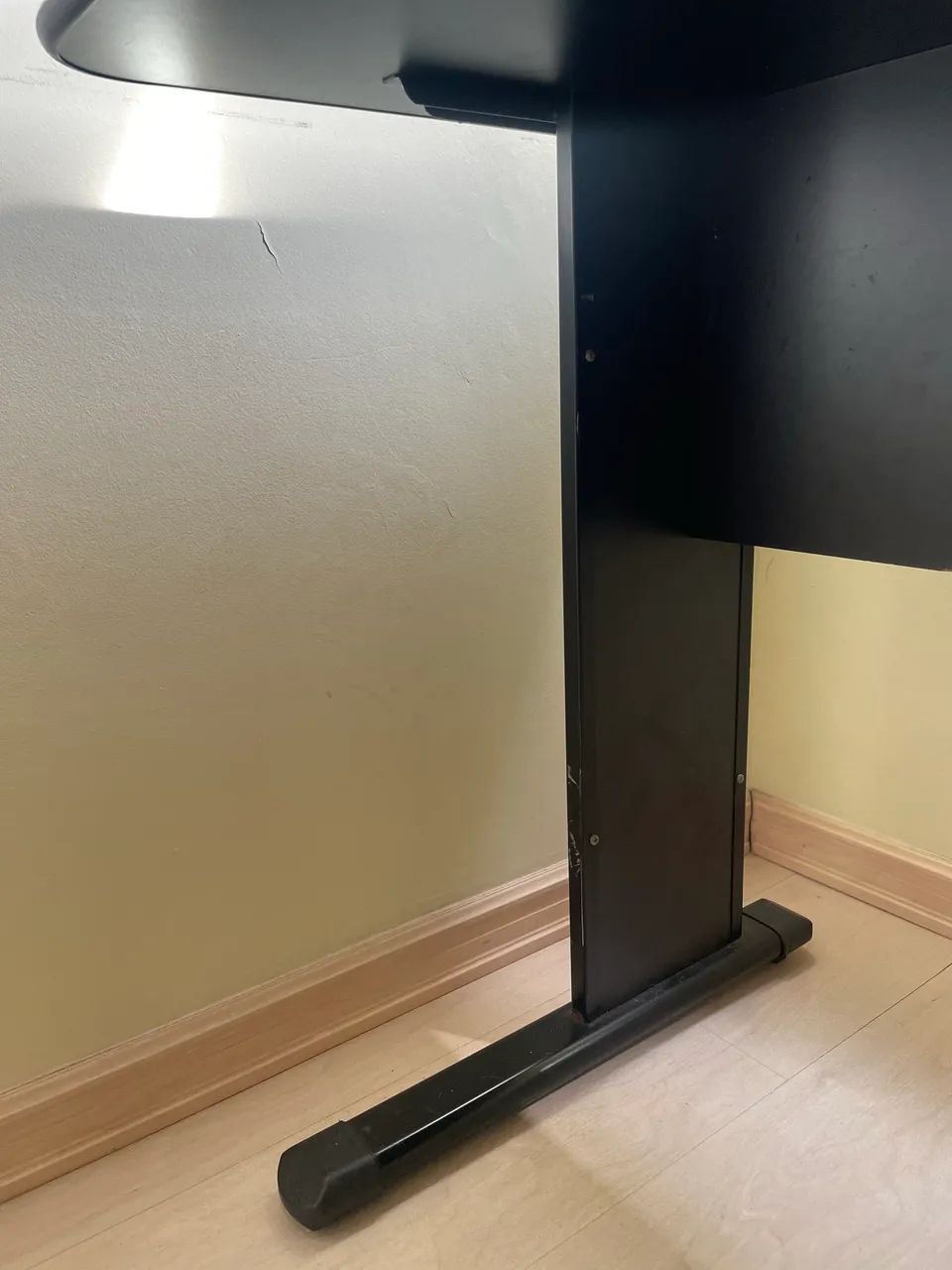 Vendo Escrivaninha Preta com Gaveteiro - Foto 5