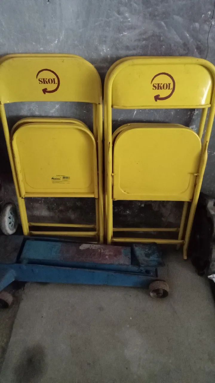 Cadeiras de ferro