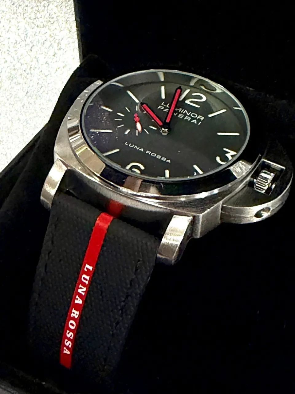 Relógio Panerai Luna Rossa Carbon