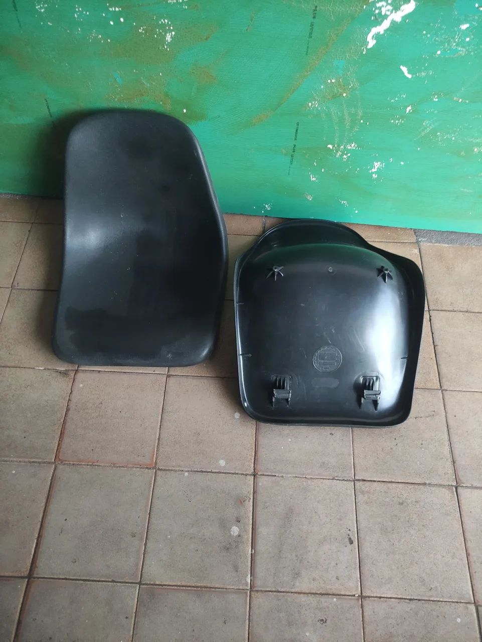 Assento plástico tipo cadeira 