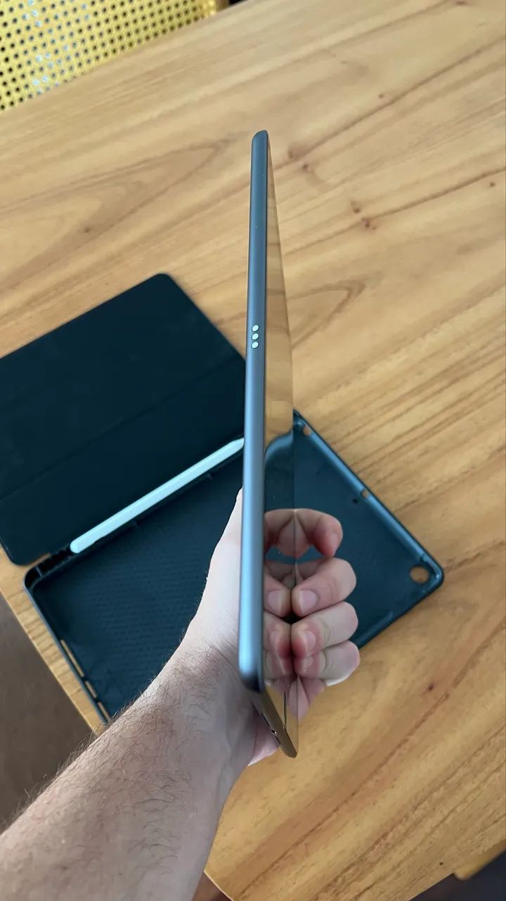 Ipad 7 32GB com acessórios EXCELENTE ESTADO ACOMPANHA CAIXA