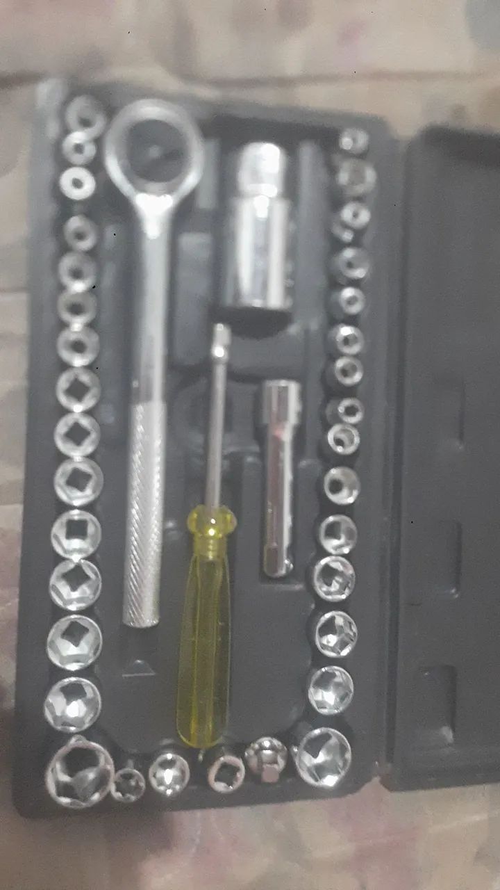 Kit chsves  e soquetas com 40 peças 1/4 E 3/8 - Foto 2
