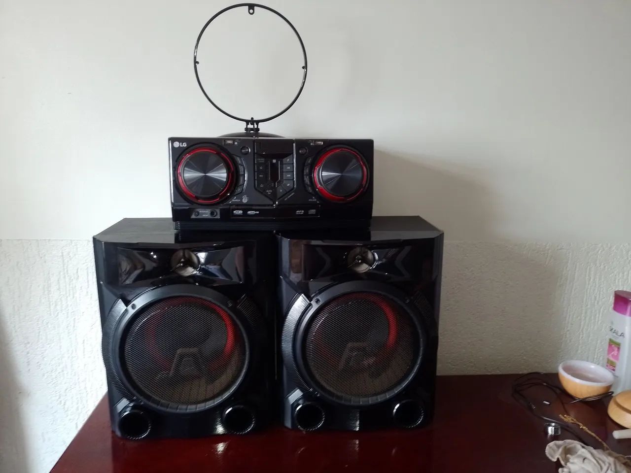 Som LG Mini Hi-Fi System 810 W