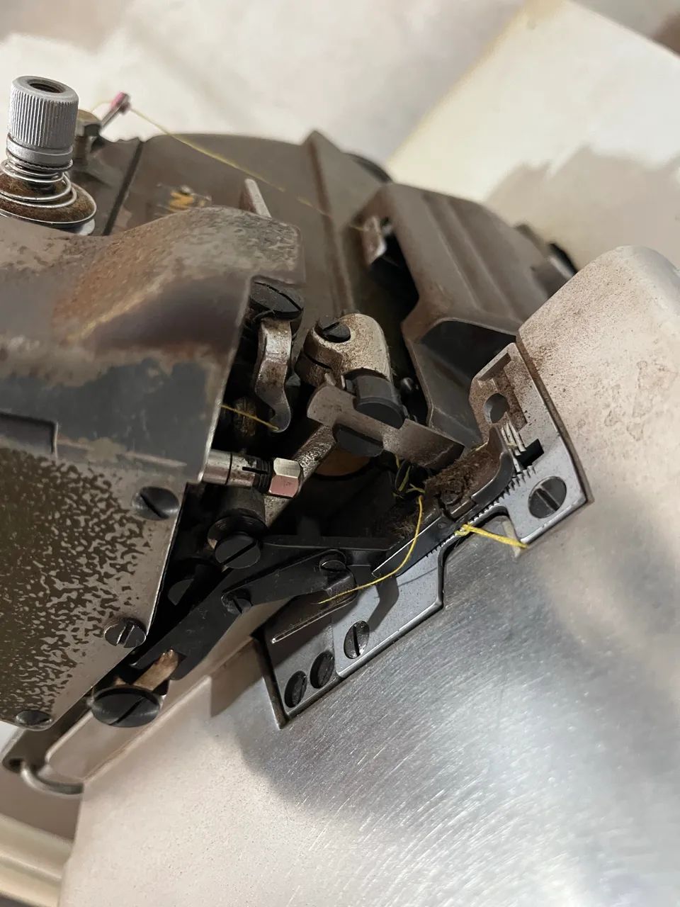 Máquina  overlock crown