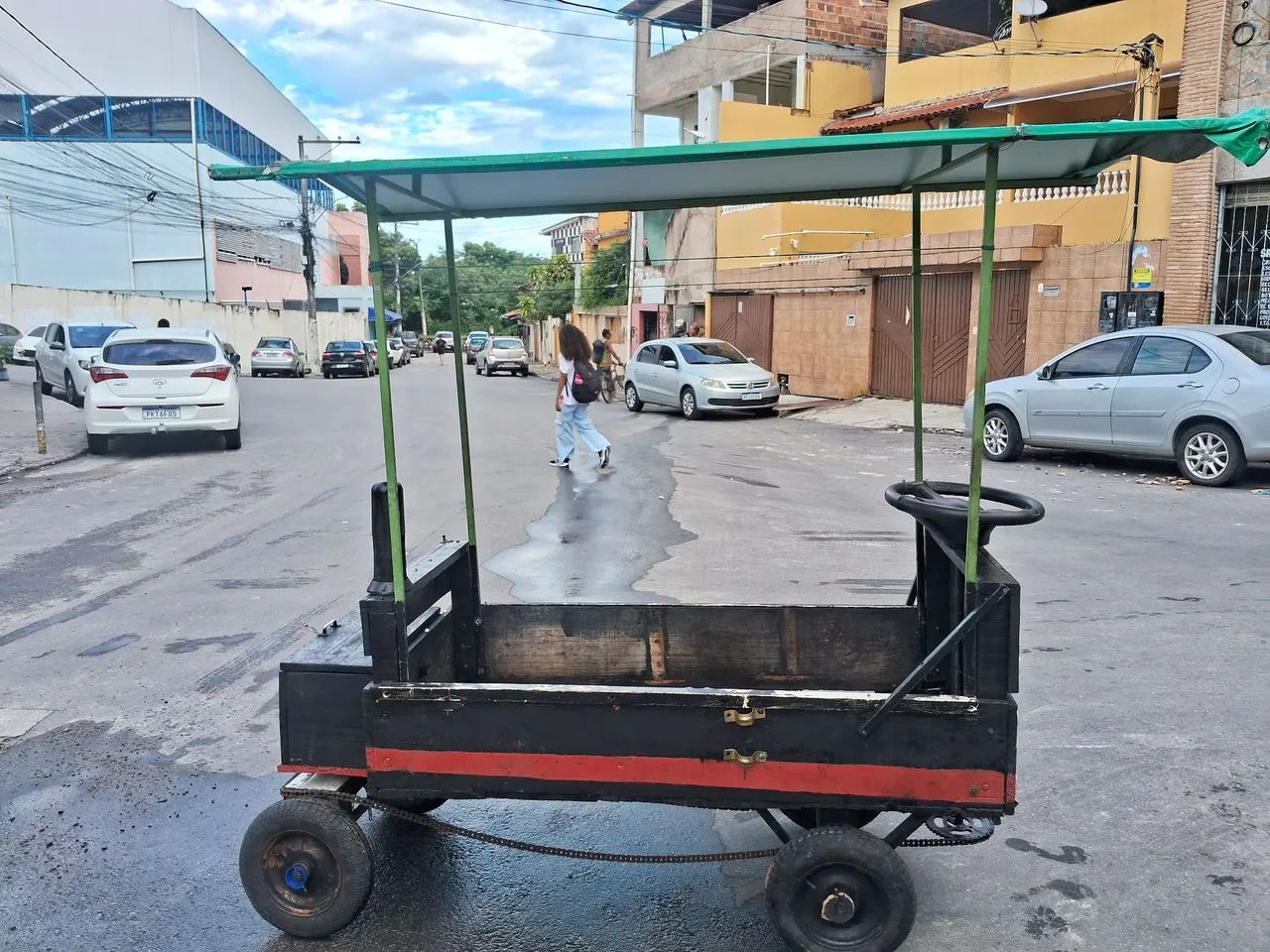 Vendo ou troco  lá ele 