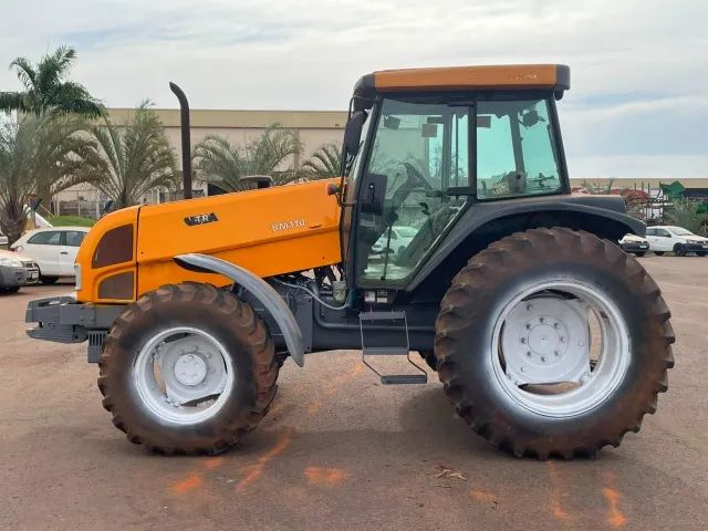 TRATOR VALTRA BM 110 4x4 Ano 2008 - Foto 2