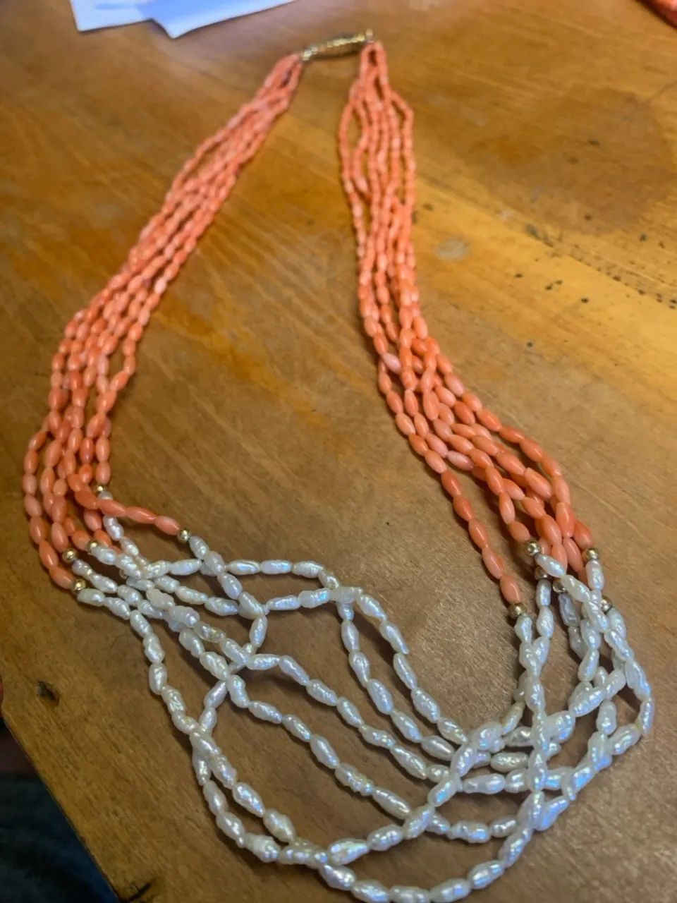 Colar coral pérolas fecho e bolinhas de ouro  - Foto 2