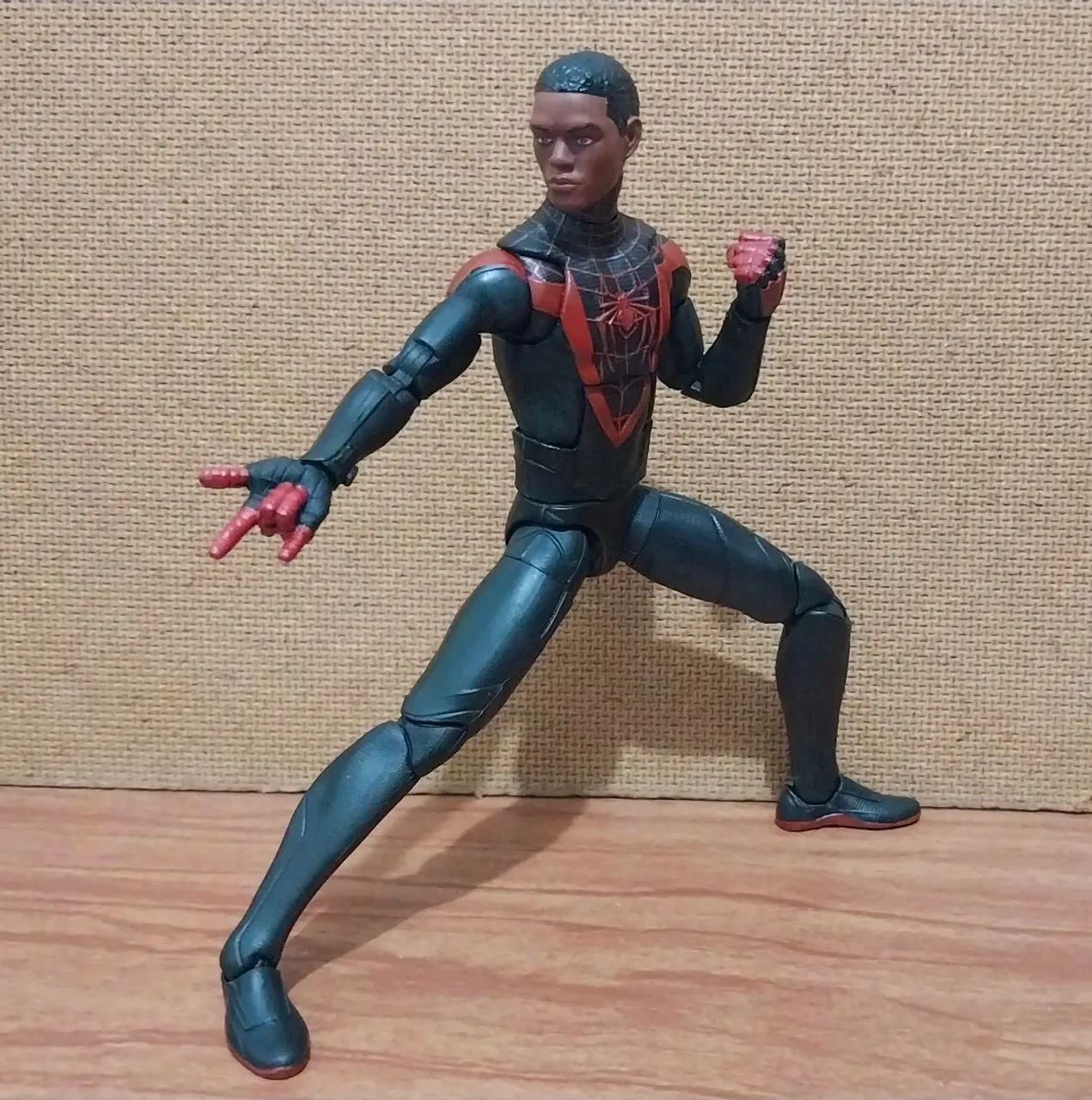 Miles Morales PS5 - Marvel Legends - Foto 4