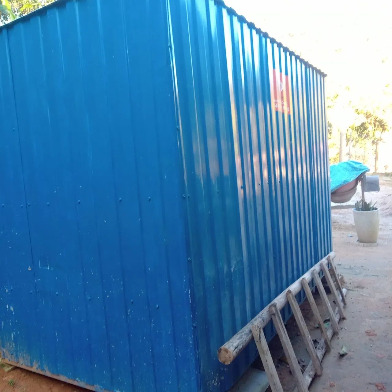 Vende se container Azul .444718175958476804