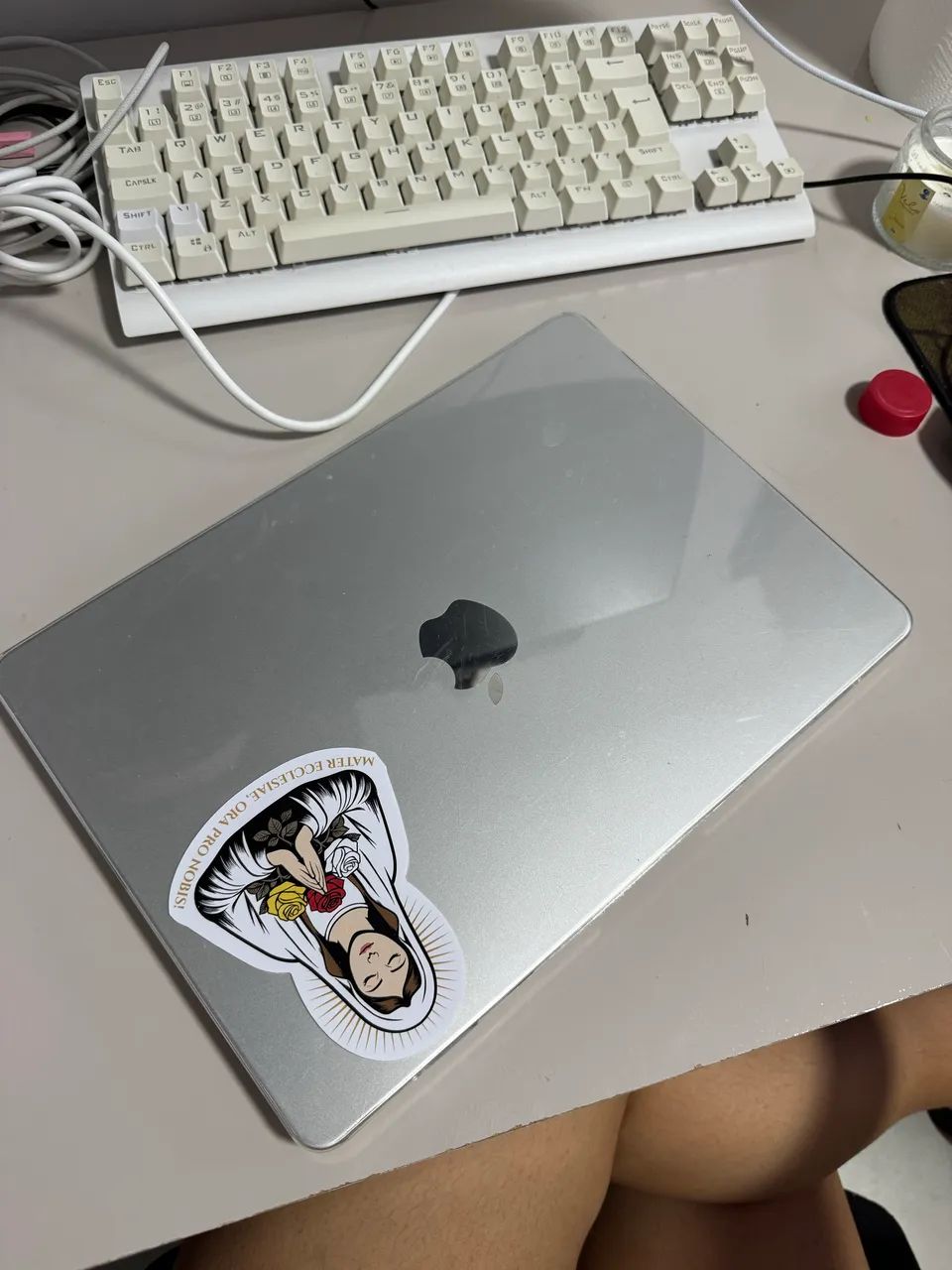 MACBOOK AIR M2 com simples defeito