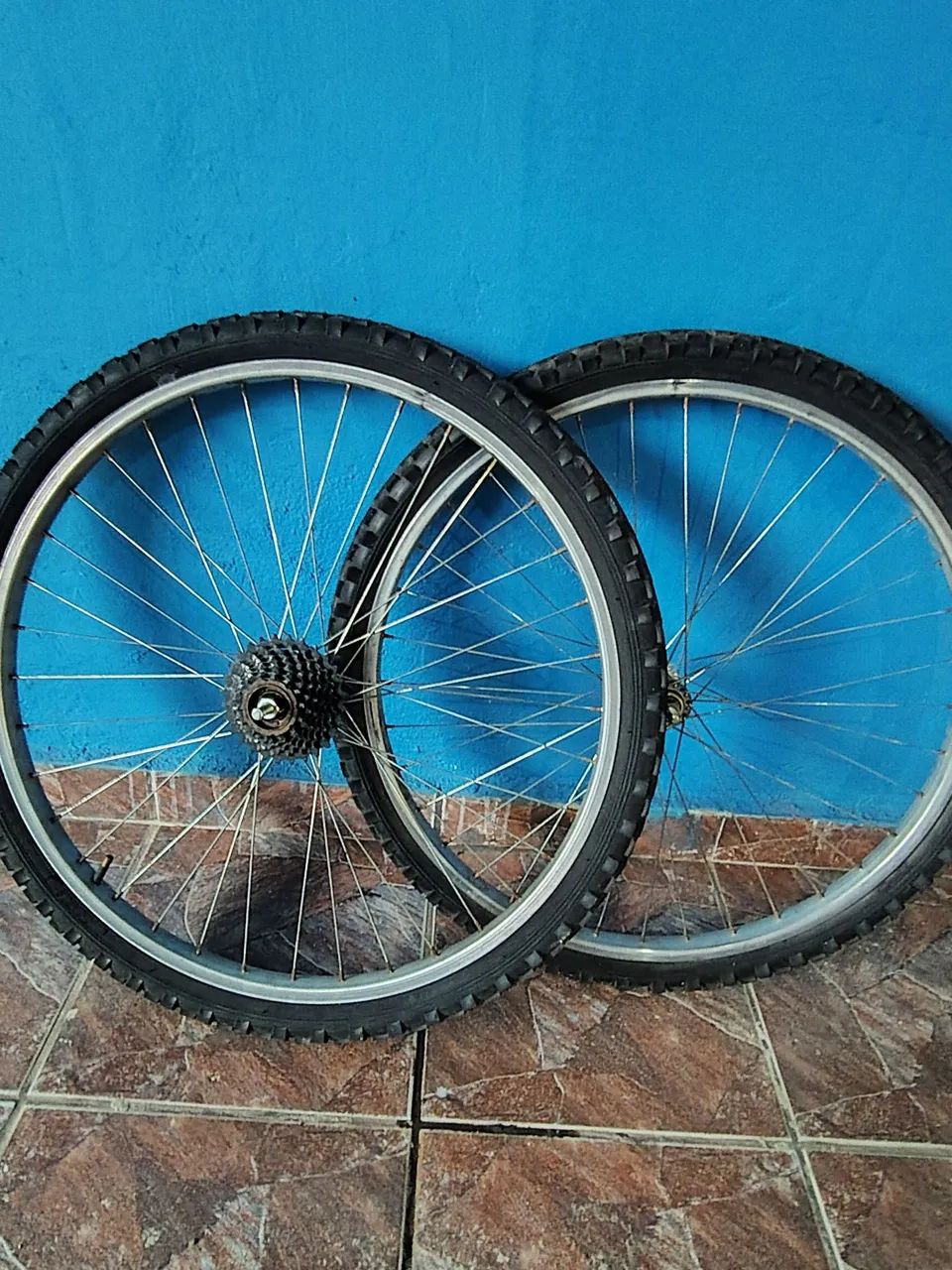 Par de aro26 com pneu 