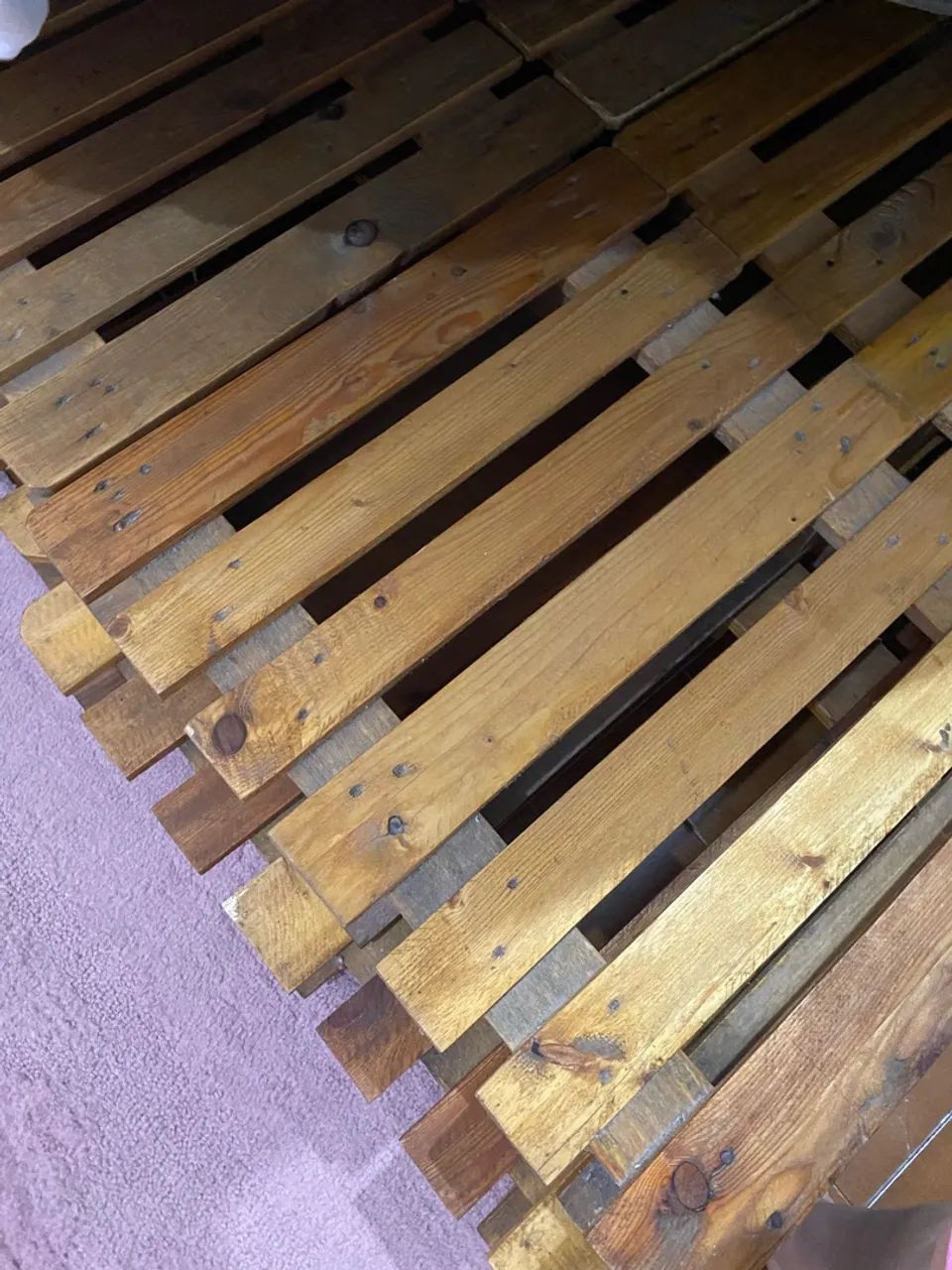 Cama palets madeixa maciça e pés rosinha  - Foto 4